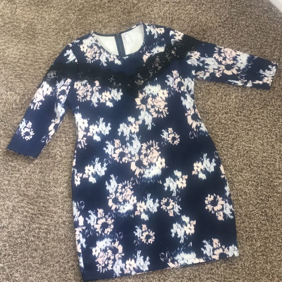 Xhilaration Dresses & Skirts - NWOT Form-Fitting Floral Dress